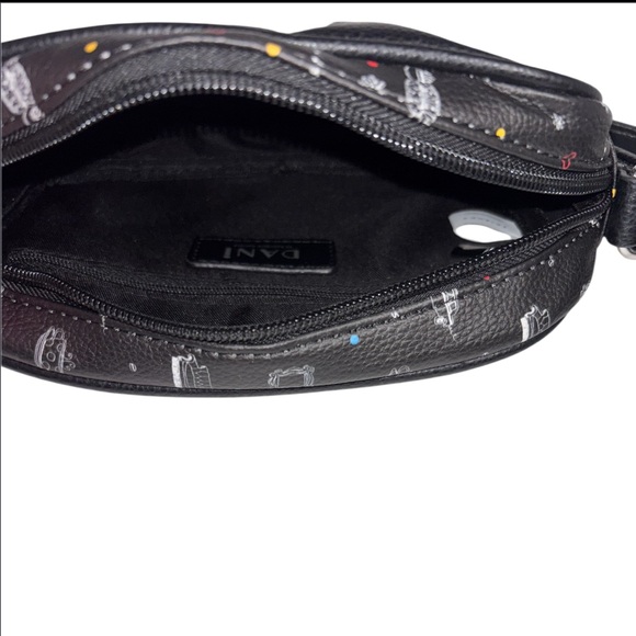 Danielle Nicole Friends Central Perk Logo Crossbody Black Bag Zip Top Closure - Picture 13 of 16